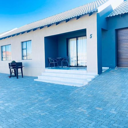 Tranquility Guesthouse Standerton Exterior photo